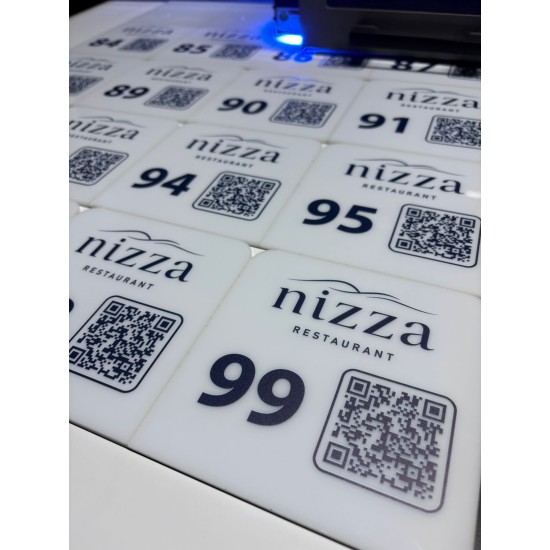 Ahşap Ayaklı Beyaz Pleksi Menü 13x13cm